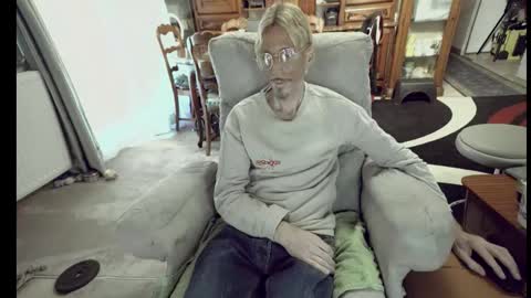 Snapshot of 00jeff31 chatting on November 2025 09:50:02 AM jeff online show from November 2025 09:50:02 AM