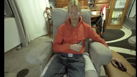 Snapshot of 00jeff31 chatting on December 2025 05:45:02 AM jeff online show from December 2025 05:45:02 AM