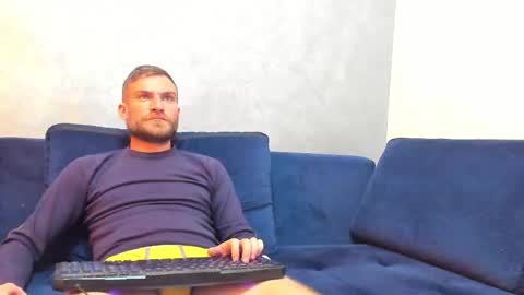 Snapshot of 10in_deluxe chatting on February 2025 10:01:02 AM 10in_deluxe online show from February 2025 10:01:02 AM