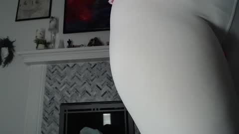 Aurora Willows online show from February 2026 06:26:01 AM