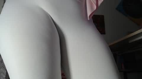 Snapshot of 11willowandjohn11 chatting on April 2026 03:45:01 AM Aurora Willows online show from April 2026 03:45:01 AM
