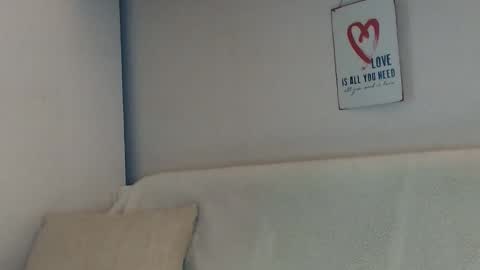 12ennie online show from September 2025 06:04:02 AM