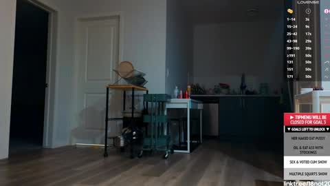 Snapshot of 18not20 chatting on January 2025 05:37:02 AM Tong Ralph online show from January 2025 05:37:02 AM