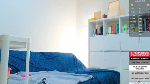 Snapshot of 18not20 chatting on January 2025 04:27:01 AM Tong Ralph online show from January 2025 04:27:01 AM