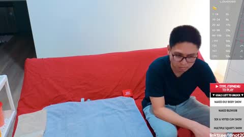 Snapshot of 18not20 chatting on February 2025 01:47:01 AM Tong Ralph online show from February 2025 01:47:01 AM