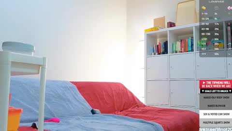 Snapshot of 18not20 chatting on February 2025 04:32:02 AM Tong Ralph online show from February 2025 04:32:02 AM