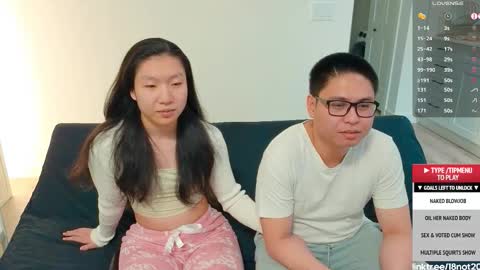 Snapshot of 18not20 chatting on November 2025 01:04:02 AM Tong Ralph online show from November 2025 01:04:02 AM