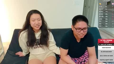 Snapshot of 18not20 chatting on November 2025 01:40:01 AM Tong Ralph online show from November 2025 01:40:01 AM