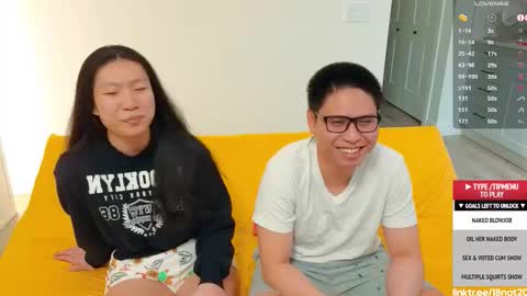 Snapshot of 18not20 chatting on December 2025 01:24:01 AM Tong Ralph online show from December 2025 01:24:01 AM