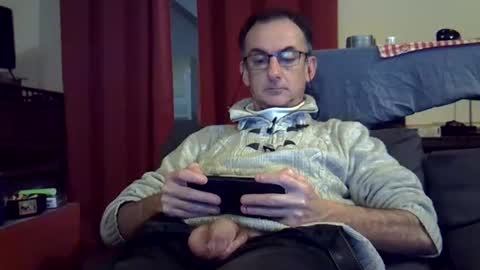 Snapshot of 18remy45 chatting on December 2024 08:51:02 PM 18remy45 online show from December 2024 08:51:02 PM