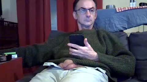 Snapshot of 18remy45 chatting on December 2024 09:44:01 PM 18remy45 online show from December 2024 09:44:01 PM