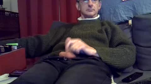 Snapshot of 18remy45 chatting on December 2024 05:48:01 PM 18remy45 online show from December 2024 05:48:01 PM