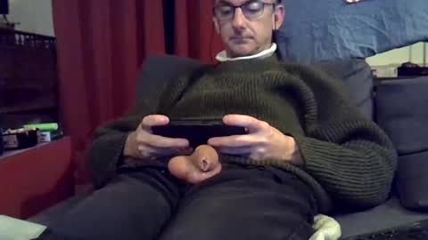 Snapshot of 18remy45 chatting on December 2024 10:16:02 PM 18remy45 online show from December 2024 10:16:02 PM