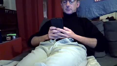 Snapshot of 18remy45 chatting on December 2024 07:11:01 PM 18remy45 online show from December 2024 07:11:01 PM