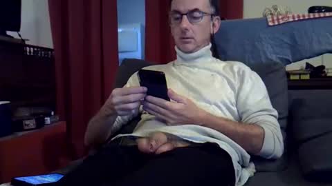 Snapshot of 18remy45 chatting on September 2025 04:17:01 PM 18remy45 online show from September 2025 04:17:01 PM