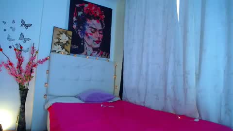 Snapshot of 19vanee chatting on February 2025 04:18:01 PM stef read my description online show from February 2025 04:18:01 PM