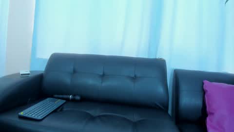 Snapshot of 19vanee chatting on February 2025 07:58:02 PM stef read my description online show from February 2025 07:58:02 PM