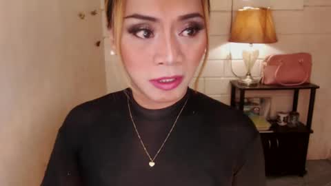 Snapshot of 1bigsurprise4you chatting on December 2024 12:17:01 AM angel online show from December 2024 12:17:01 AM