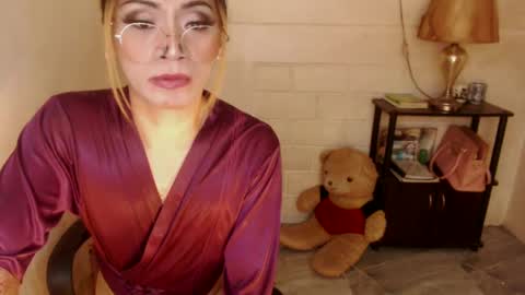 Snapshot of 1bigsurprise4you chatting on February 2025 10:04:01 PM angel online show from February 2025 10:04:01 PM