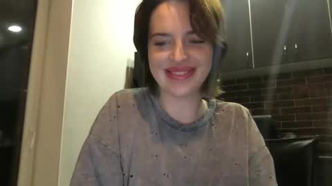 Snapshot of 1dove chatting on December 2024 03:58:01 PM DOVE online show from December 2024 03:58:01 PM