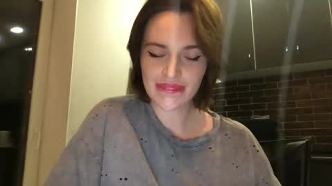 Snapshot of 1dove chatting on December 2024 03:30:02 AM DOVE online show from December 2024 03:30:02 AM