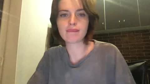 Snapshot of 1dove chatting on December 2024 03:32:01 PM DOVE online show from December 2024 03:32:01 PM