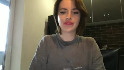 Snapshot of 1dove chatting on December 2024 10:17:02 AM DOVE online show from December 2024 10:17:02 AM