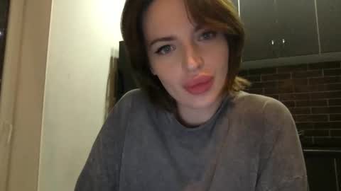 Snapshot of 1dove chatting on December 2024 06:28:01 PM DOVE online show from December 2024 06:28:01 PM