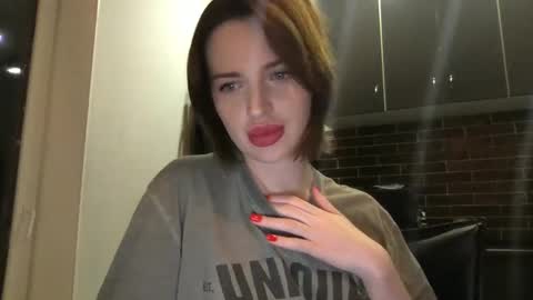 Snapshot of 1dove chatting on December 2024 03:06:01 PM DOVE online show from December 2024 03:06:01 PM