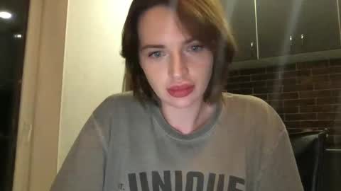 Snapshot of 1dove chatting on December 2024 06:09:02 PM DOVE online show from December 2024 06:09:02 PM