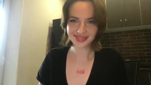 Snapshot of 1dove chatting on December 2024 11:37:02 AM DOVE online show from December 2024 11:37:02 AM