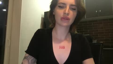 Snapshot of 1dove chatting on December 2024 02:40:02 PM DOVE online show from December 2024 02:40:02 PM