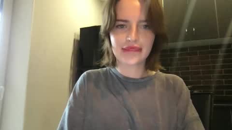 Snapshot of 1dove chatting on January 2025 12:02:01 PM DOVE online show from January 2025 12:02:01 PM