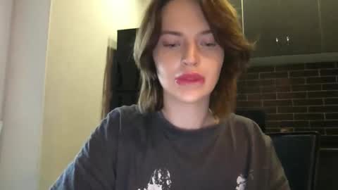 Snapshot of 1dove chatting on February 2025 01:30:01 PM DOVE online show from February 2025 01:30:01 PM