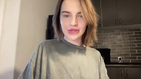 Snapshot of 1dove chatting on February 2025 03:21:01 PM DOVE online show from February 2025 03:21:01 PM