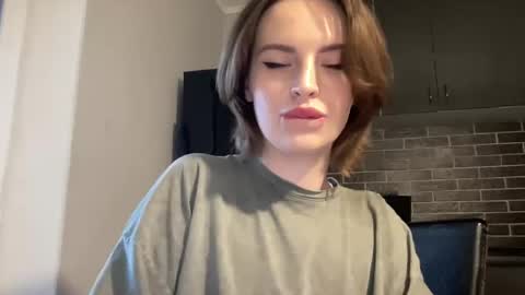 Snapshot of 1dove chatting on February 2025 03:20:01 PM DOVE online show from February 2025 03:20:01 PM