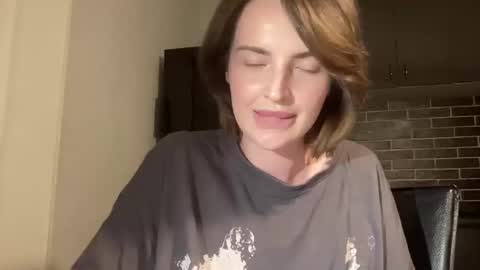 Snapshot of 1dove chatting on February 2025 05:04:02 PM DOVE online show from February 2025 05:04:02 PM