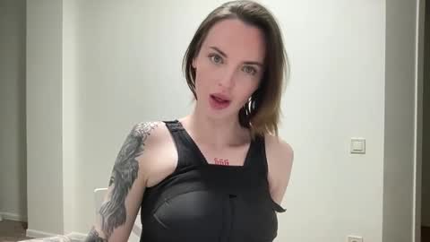 Snapshot of 1dove chatting on September 2025 07:35:01 PM DOVE online show from September 2025 07:35:01 PM