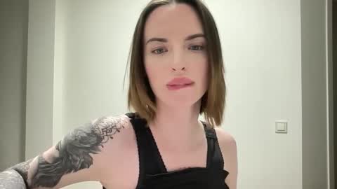 Snapshot of 1dove chatting on September 2025 07:04:01 PM DOVE online show from September 2025 07:04:01 PM