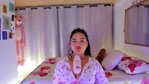 laiaa rivas online show from November 2025 02:06:01 AM