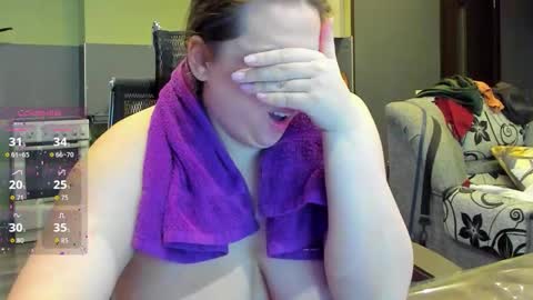 1LINDSEY1 online show from October 2025 12:34:02 PM