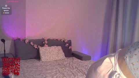 Snapshot of 1little_cherry chatting on May 2026 12:31:02 PM Mia online show from May 2026 12:31:02 PM