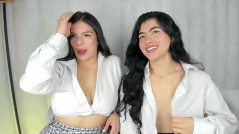 Snapshot of 1m_emily chatting on November 2025 10:18:02 PM . online show from November 2025 10:18:02 PM