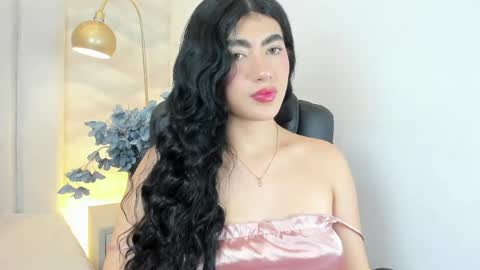 Snapshot of 1m_emily chatting on April 2026 09:37:01 PM . online show from April 2026 09:37:01 PM