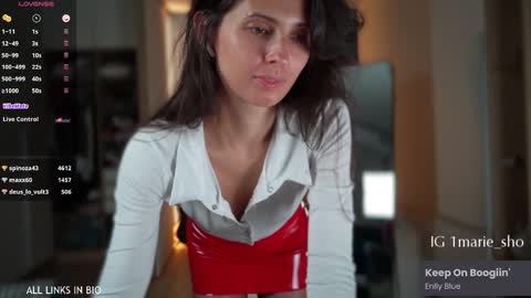 Snapshot of 1mari_01 chatting on October 2025 06:16:02 PM Marie online show from October 2025 06:16:02 PM