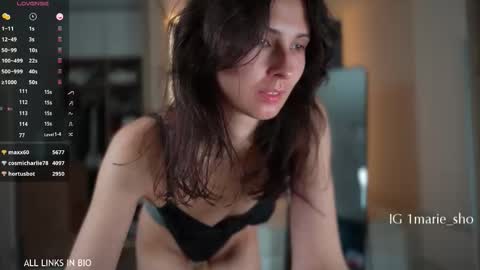 Snapshot of 1mari_01 chatting on October 2025 11:06:02 PM Marie online show from October 2025 11:06:02 PM