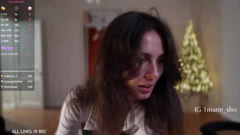 Snapshot of 1mari_01 chatting on January 2026 07:04:01 PM Marie online show from January 2026 07:04:01 PM