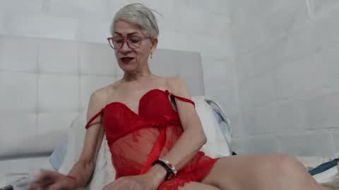 Snapshot of 1miss_monserrate chatting on January 2025 02:47:01 PM Miss Monserrate online show from January 2025 02:47:01 PM