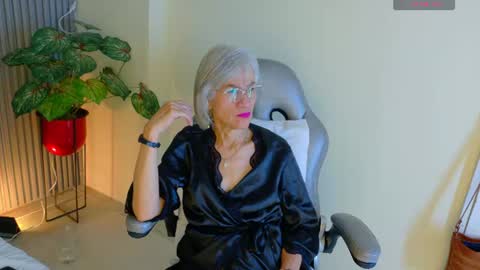 Miss Monserrate online show from July 2026 02:31:01 PM