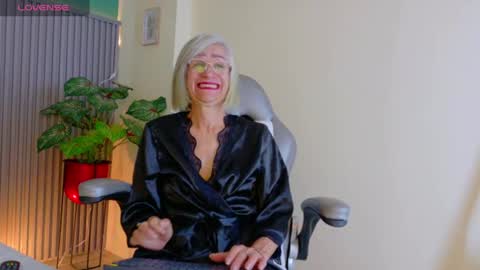 Miss Monserrate online show from July 2026 02:10:01 PM